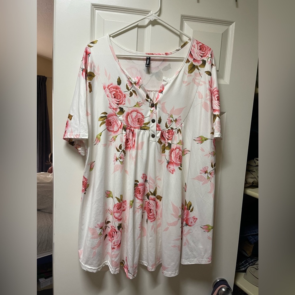 Plus size floral top